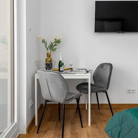Apartamenty 24H Kasprzaka Warsaw Exterior photo